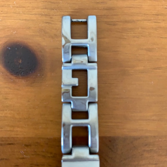 Women’s Guess Brushed Silver-Tone Watch - Picture 4 of 7